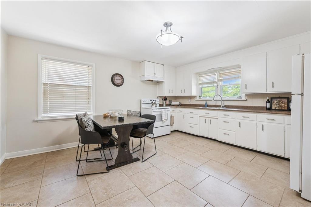 3-115 Marlborough Avenue, Kitchener, ON - Indoor