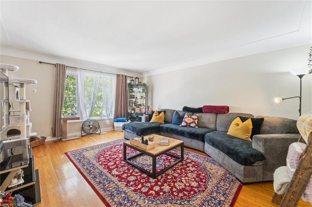 3-115 Marlborough Avenue, Kitchener, ON - Indoor Photo Showing Living Room