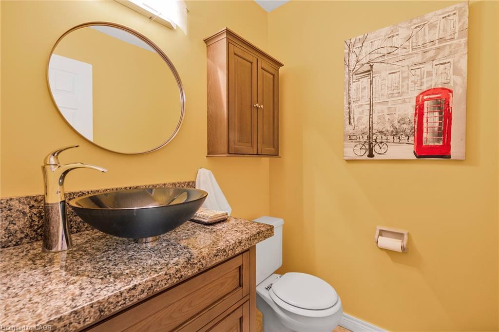 70 Polaris Court, Hamilton, ON - Indoor Photo Showing Bathroom