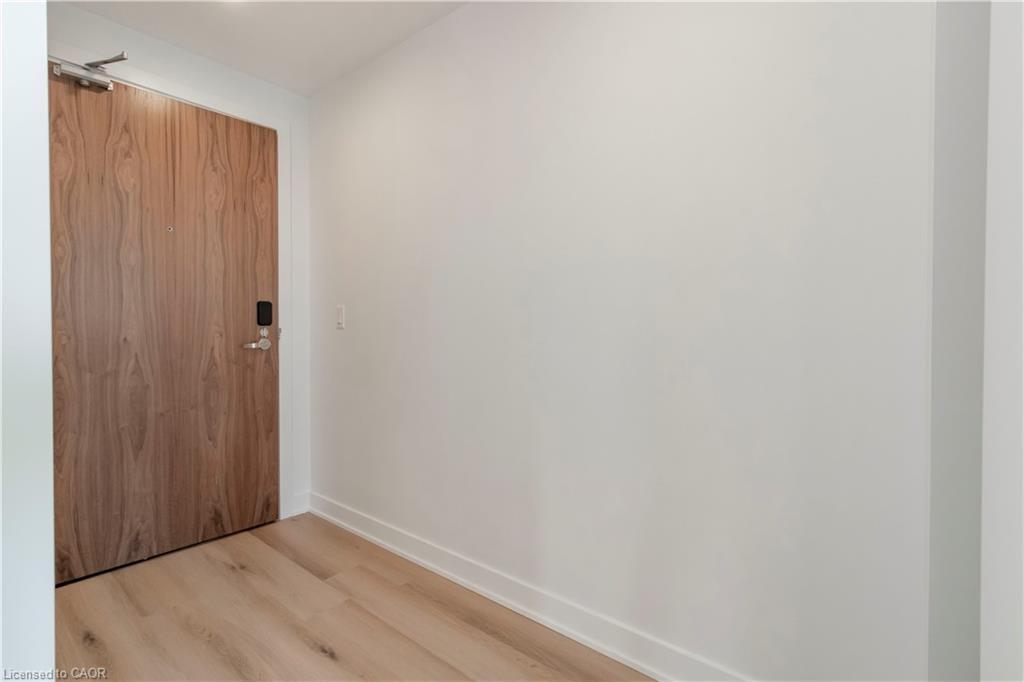 1906-25 Wellington Street S, Kitchener, ON - Indoor Photo Showing Other Room