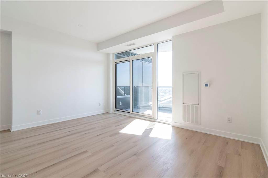 1906-25 Wellington Street S, Kitchener, ON - Indoor Photo Showing Other Room