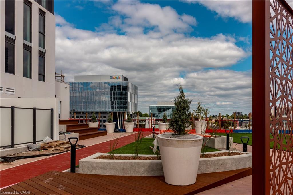 1906-25 Wellington Street S, Kitchener, ON - Outdoor