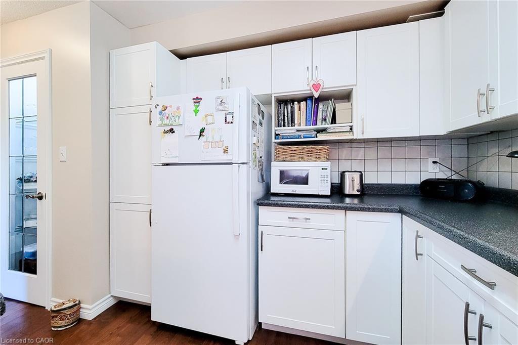 88-1115 Paramount Drive, Stoney Creek, ON - Indoor Photo Showing Kitchen