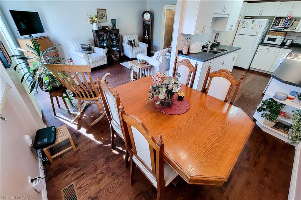 88-1115 Paramount Drive, Stoney Creek, ON - Indoor Photo Showing Dining Room