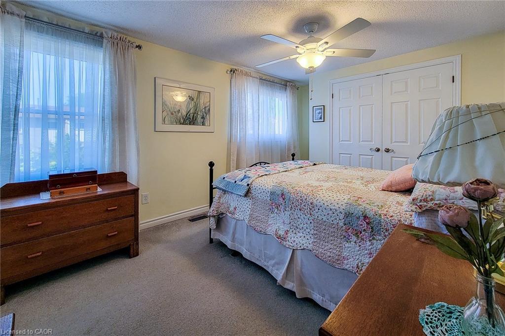 88-1115 Paramount Drive, Stoney Creek, ON - Indoor Photo Showing Bedroom