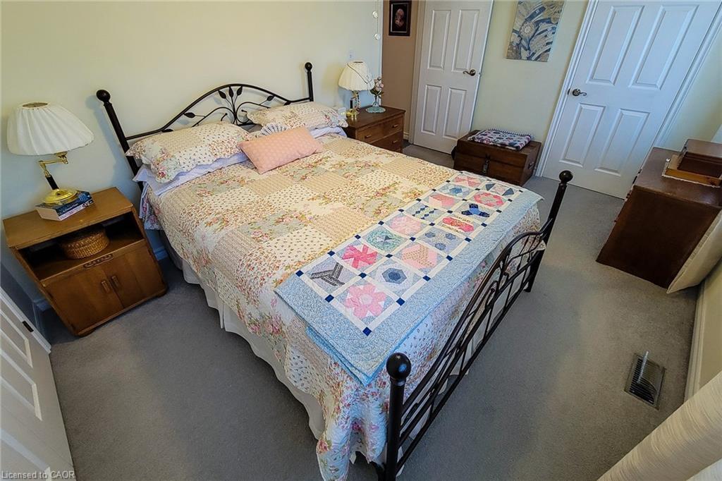 88-1115 Paramount Drive, Stoney Creek, ON - Indoor Photo Showing Bedroom