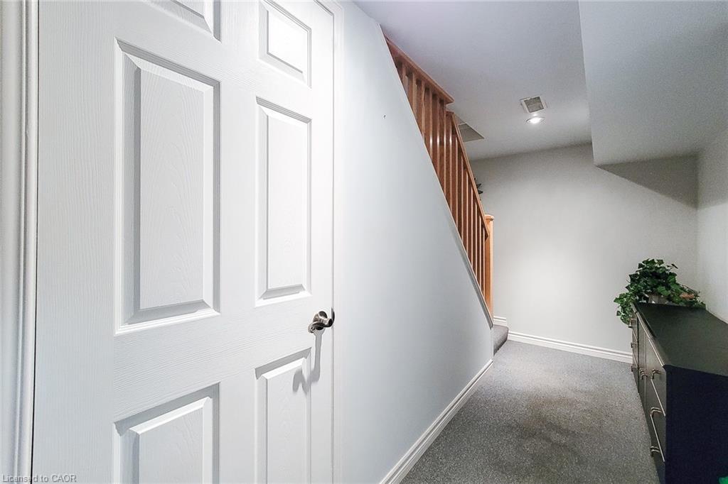 88-1115 Paramount Drive, Stoney Creek, ON - Indoor Photo Showing Other Room