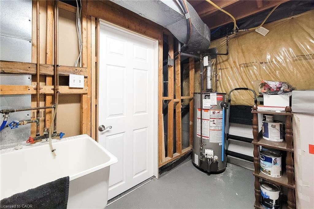 88-1115 Paramount Drive, Stoney Creek, ON - Indoor Photo Showing Basement