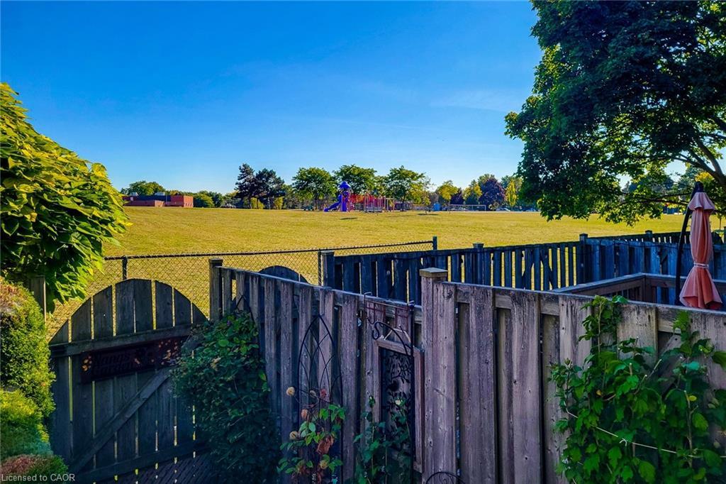 88-1115 Paramount Drive, Stoney Creek, ON - Outdoor