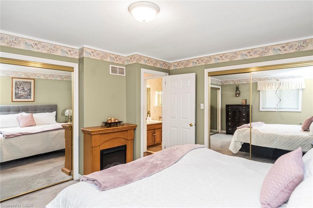 36-10 Wentworth Drive, Grimsby, ON - Indoor Photo Showing Bedroom