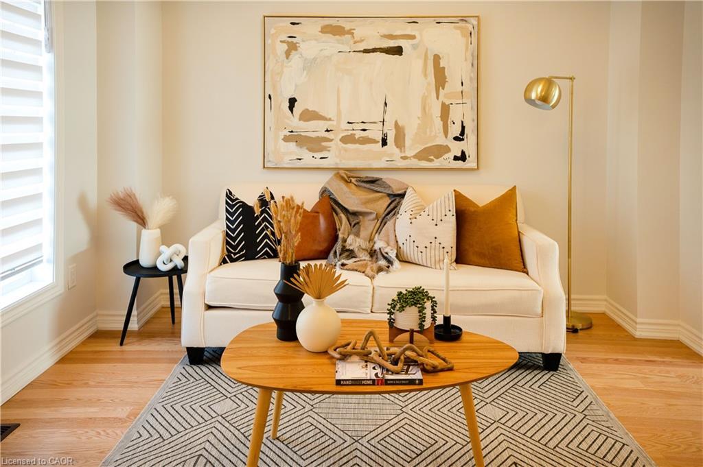 51 Ahchie Court, Vaughan, ON - Indoor Photo Showing Living Room