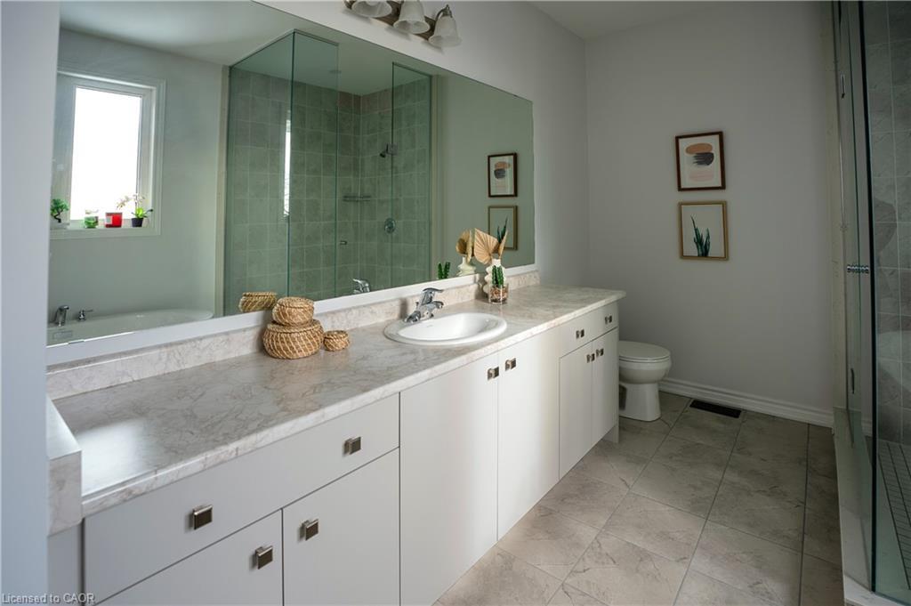 51 Ahchie Court, Vaughan, ON - Indoor Photo Showing Bathroom