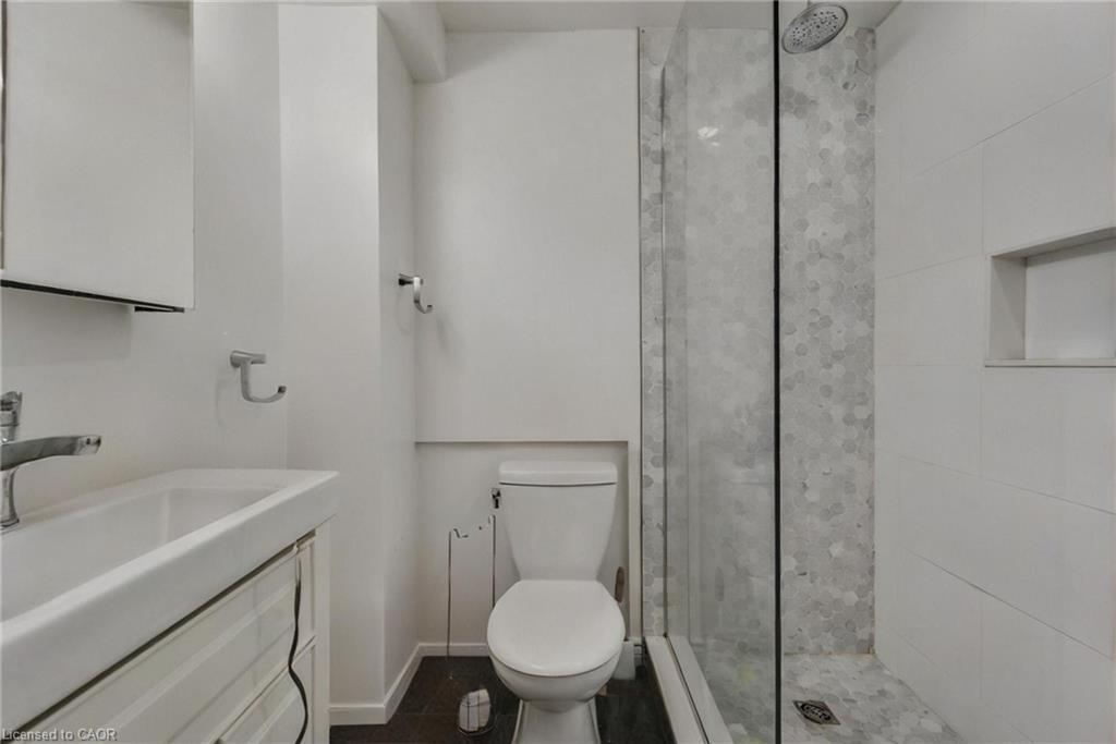 95 Adeline Street, Ottawa, ON - Indoor Photo Showing Bathroom