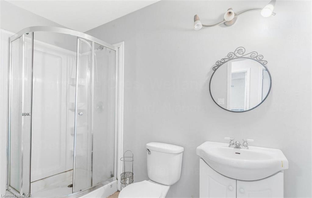 37 Briarsdale Crescent, Welland, ON - Indoor Photo Showing Bathroom