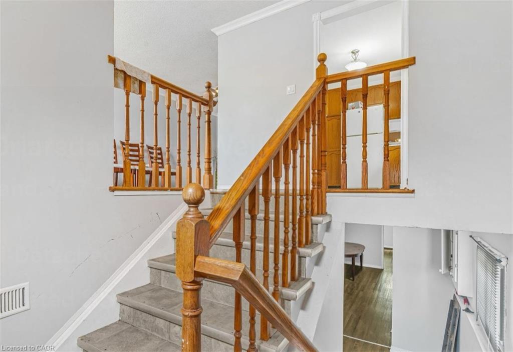 37 Briarsdale Crescent, Welland, ON - Indoor Photo Showing Other Room