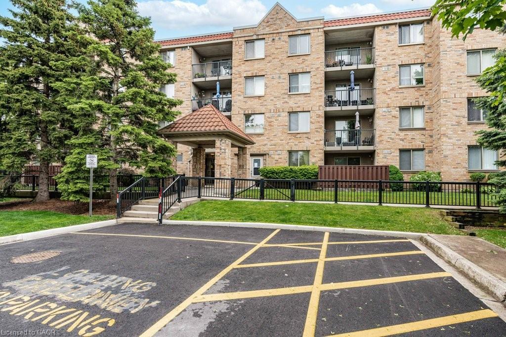 210-3499 Upper Middle Road, Burlington, ON - Outdoor With Balcony