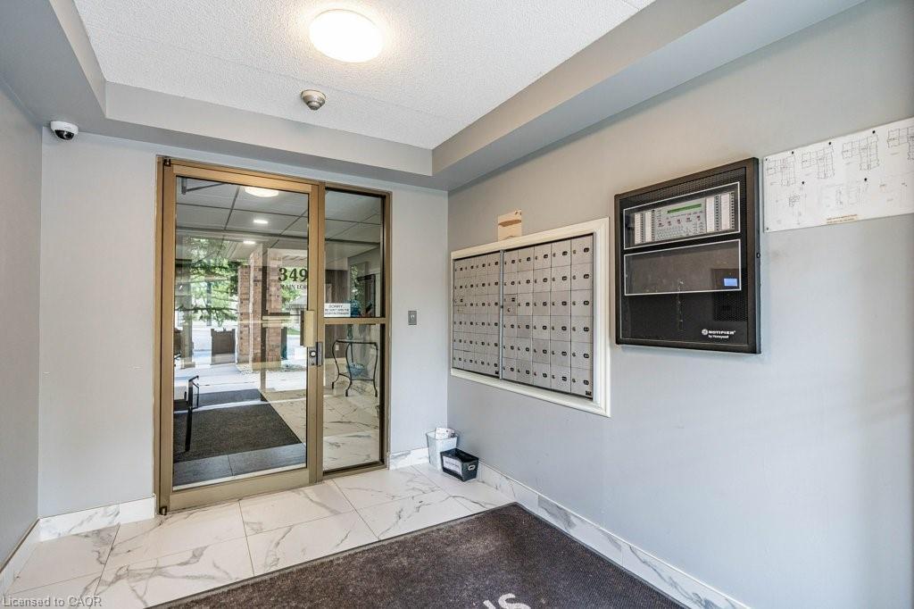 210-3499 Upper Middle Road, Burlington, ON - Indoor Photo Showing Other Room