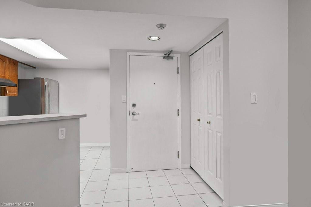 210-3499 Upper Middle Road, Burlington, ON - Indoor Photo Showing Other Room