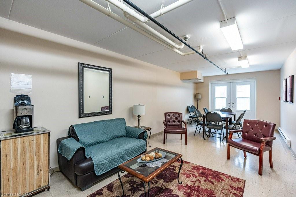 210-3499 Upper Middle Road, Burlington, ON - Indoor Photo Showing Other Room