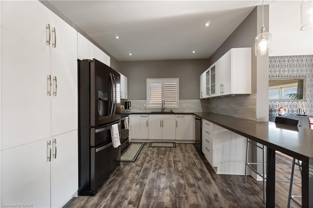 39 Honey Locust Circle, Thorold, ON - Indoor Photo Showing Kitchen