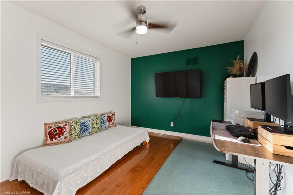 39 Honey Locust Circle, Thorold, ON - Indoor Photo Showing Bedroom