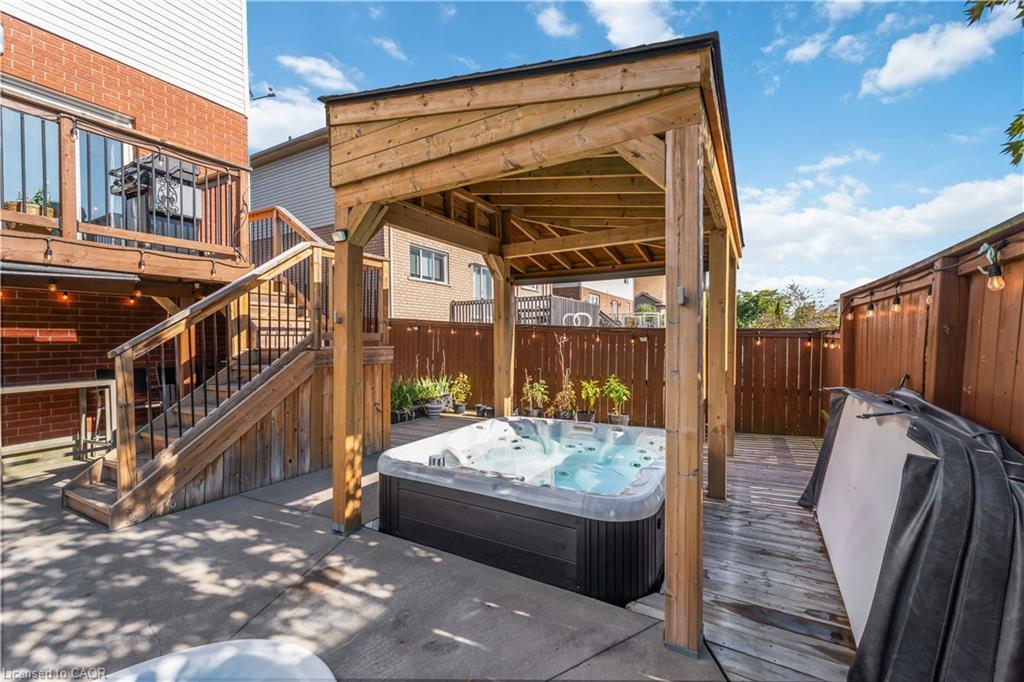 39 Honey Locust Circle, Thorold, ON - Outdoor With Deck Patio Veranda With Exterior