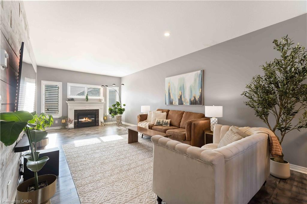 39 Honey Locust Circle, Thorold, ON - Indoor Photo Showing Living Room With Fireplace