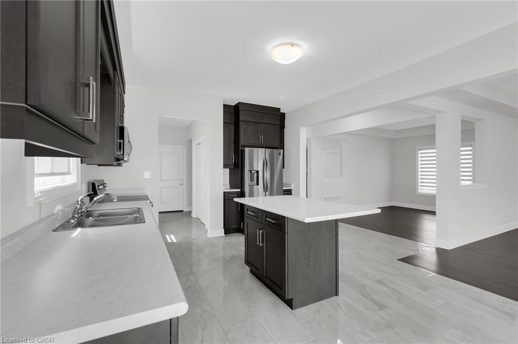 27 Monarch Street, Welland, ON - Indoor Photo Showing Kitchen With Double Sink