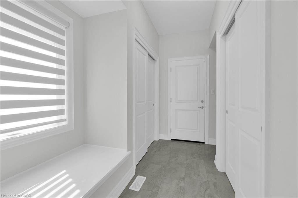 27 Monarch Street, Welland, ON - Indoor Photo Showing Other Room