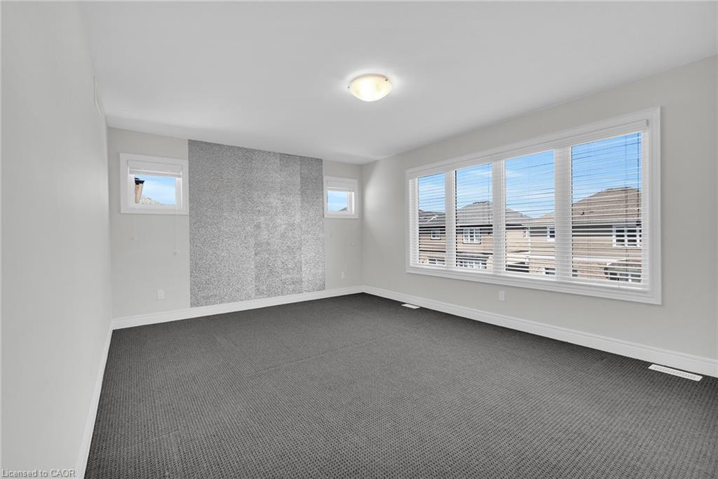 27 Monarch Street, Welland, ON - Indoor Photo Showing Other Room