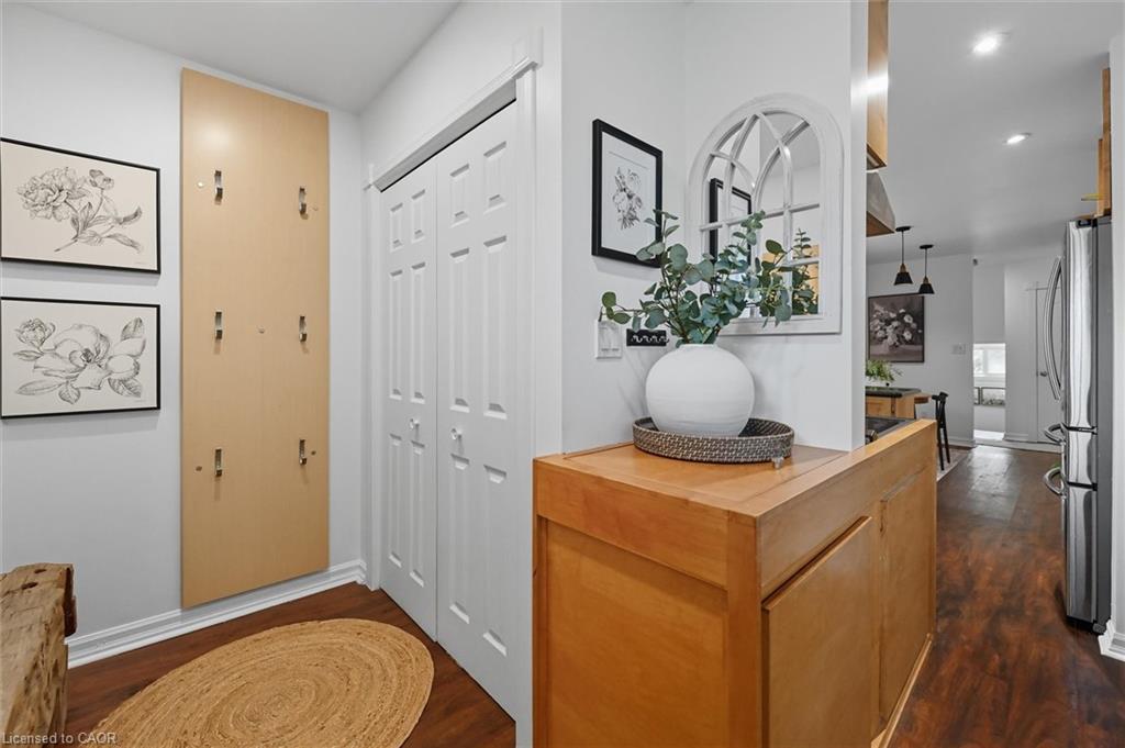 1348 Augustine Drive, Burlington, ON - Indoor Photo Showing Other Room