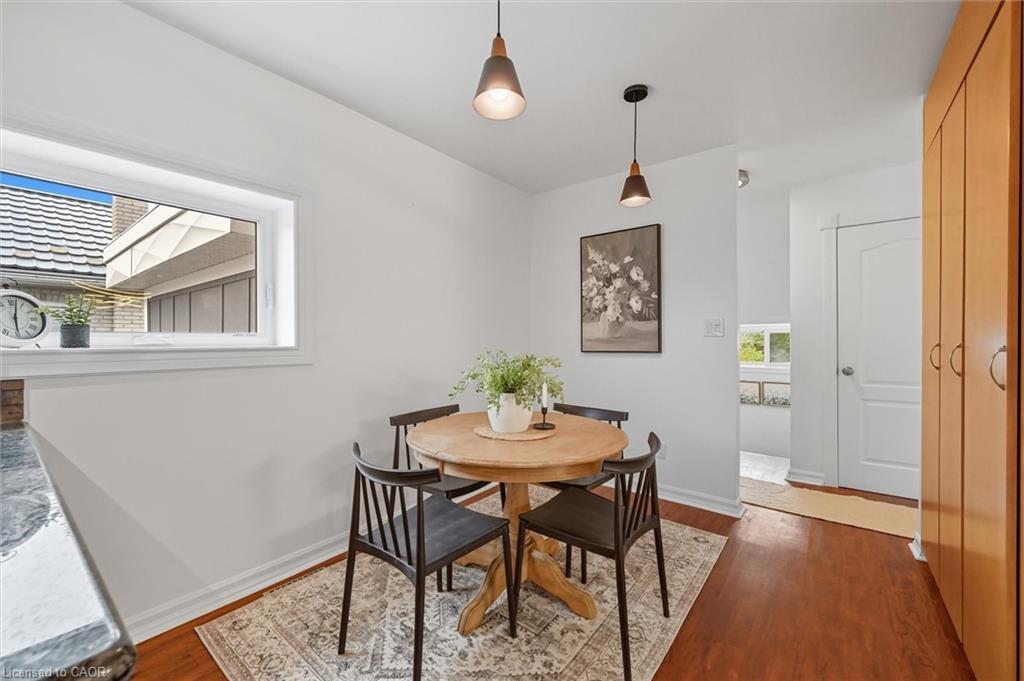 1348 Augustine Drive, Burlington, ON - Indoor Photo Showing Dining Room