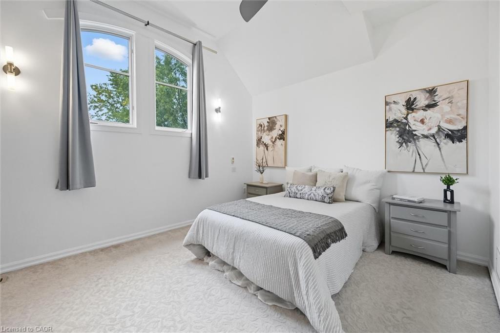 1348 Augustine Drive, Burlington, ON - Indoor Photo Showing Bedroom
