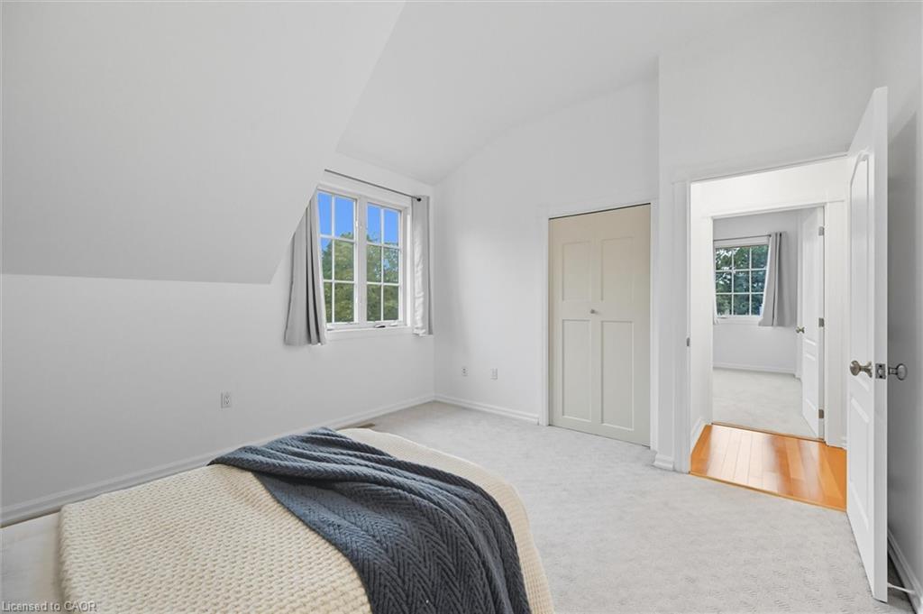 1348 Augustine Drive, Burlington, ON - Indoor Photo Showing Bedroom