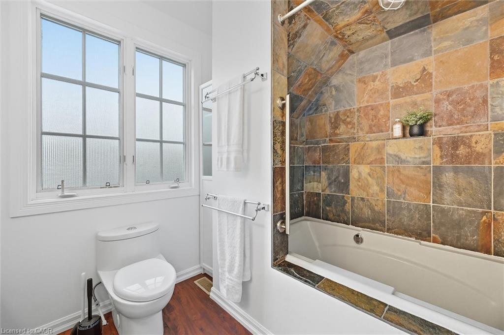 1348 Augustine Drive, Burlington, ON - Indoor Photo Showing Bathroom