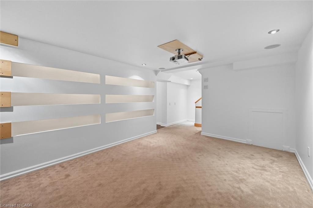 1348 Augustine Drive, Burlington, ON - Indoor Photo Showing Other Room