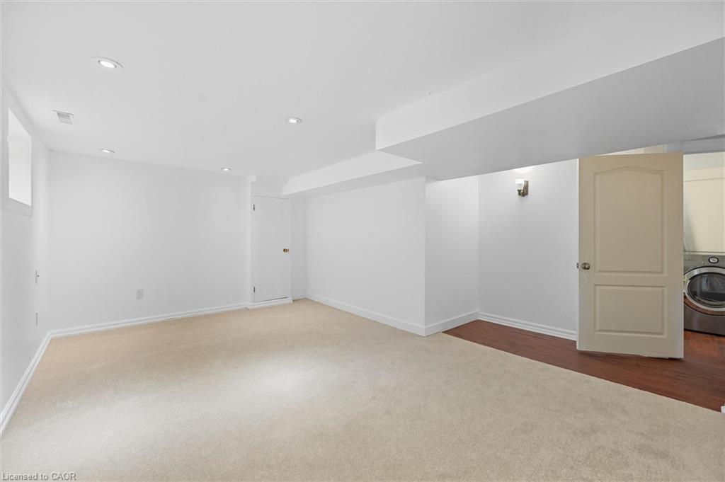 1348 Augustine Drive, Burlington, ON - Indoor Photo Showing Other Room
