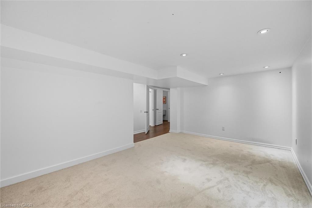1348 Augustine Drive, Burlington, ON - Indoor Photo Showing Other Room