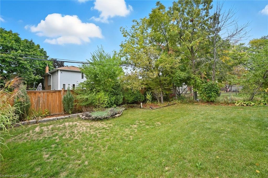 1348 Augustine Drive, Burlington, ON - Outdoor