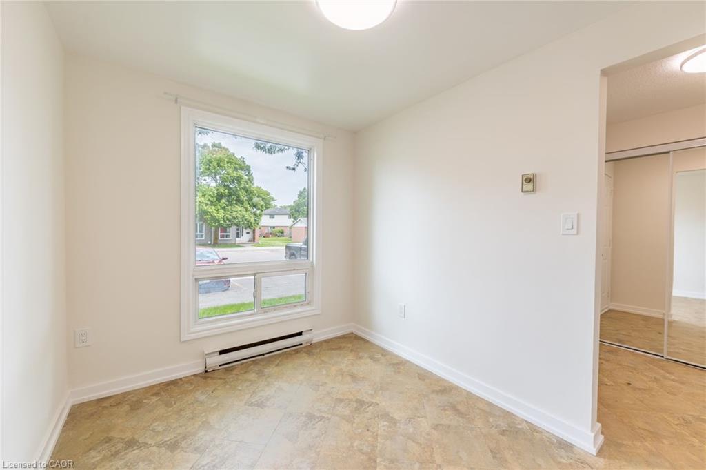 55-40 Imperial Road N, Guelph, ON - Indoor Photo Showing Other Room