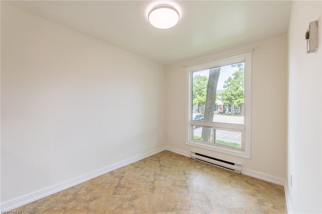 55-40 Imperial Road N, Guelph, ON - Indoor Photo Showing Other Room