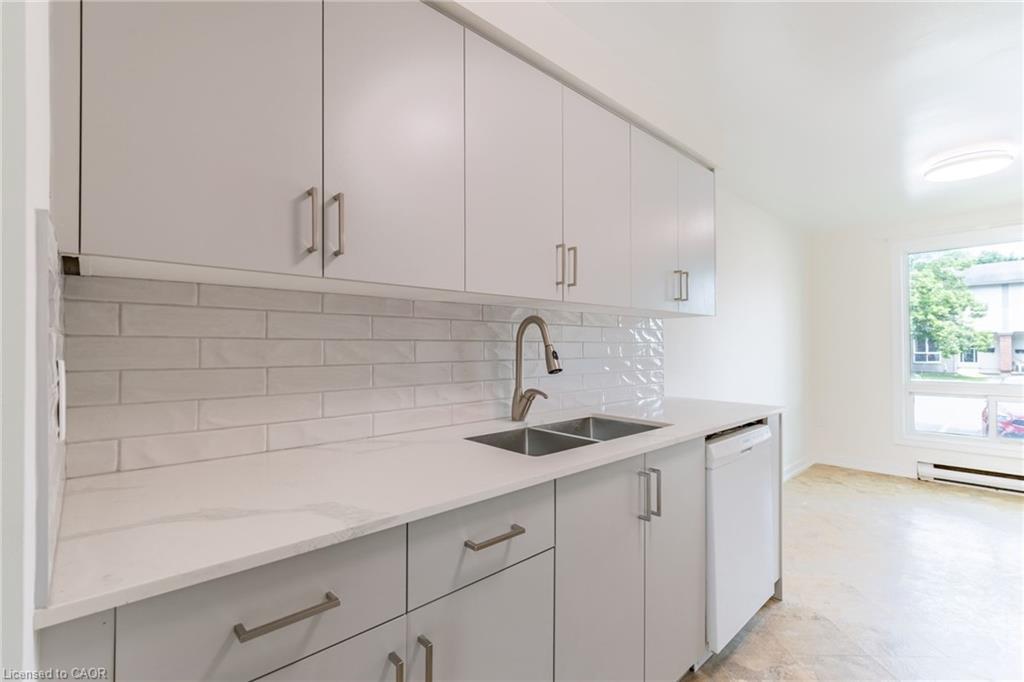 55-40 Imperial Road N, Guelph, ON - Indoor Photo Showing Kitchen With Double Sink
