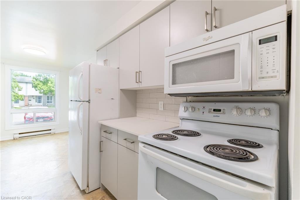 55-40 Imperial Road N, Guelph, ON - Indoor Photo Showing Kitchen