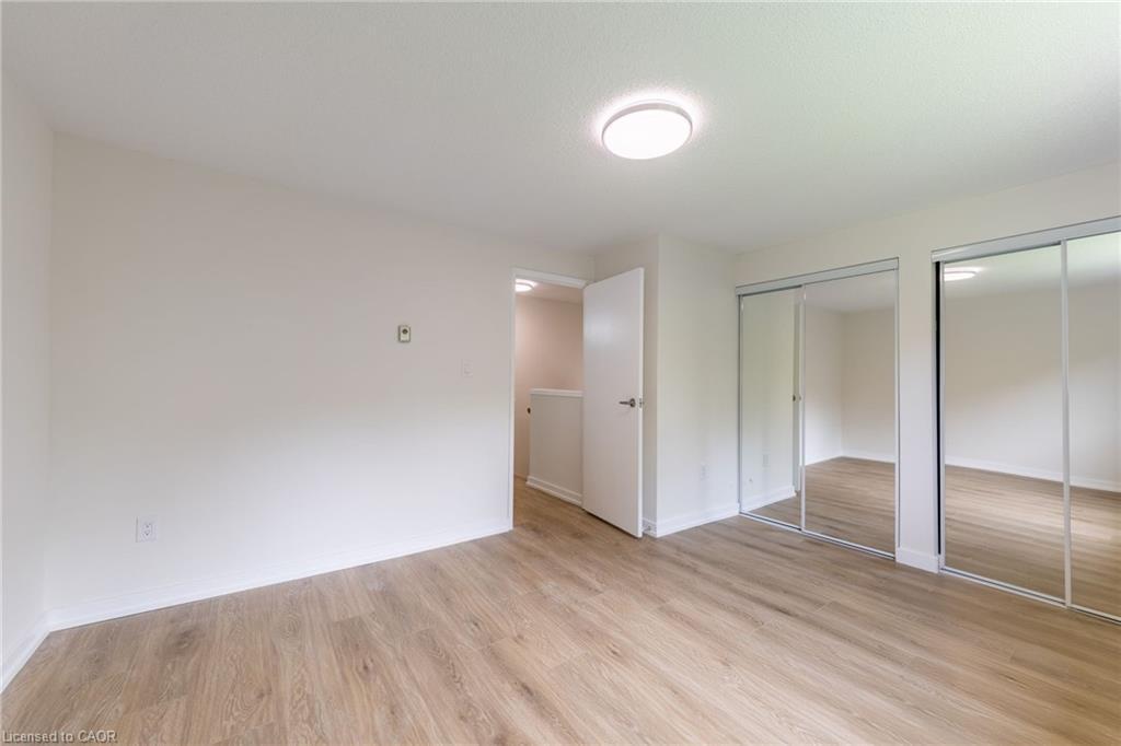 55-40 Imperial Road N, Guelph, ON - Indoor Photo Showing Other Room