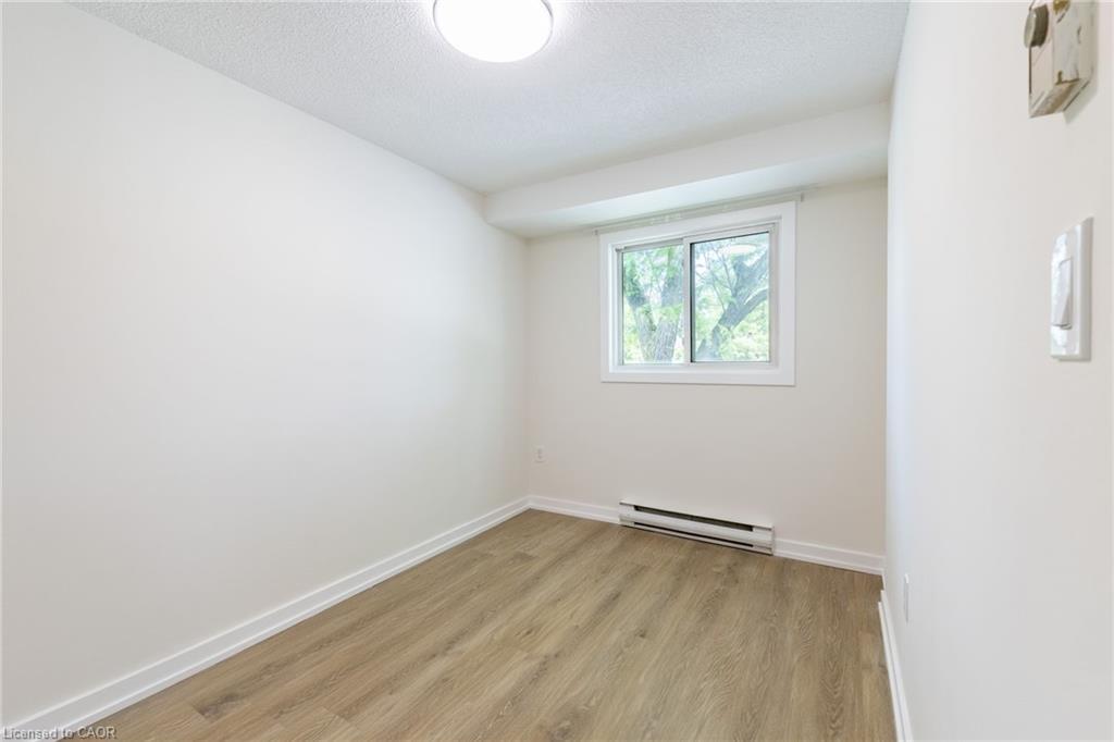 55-40 Imperial Road N, Guelph, ON - Indoor Photo Showing Other Room