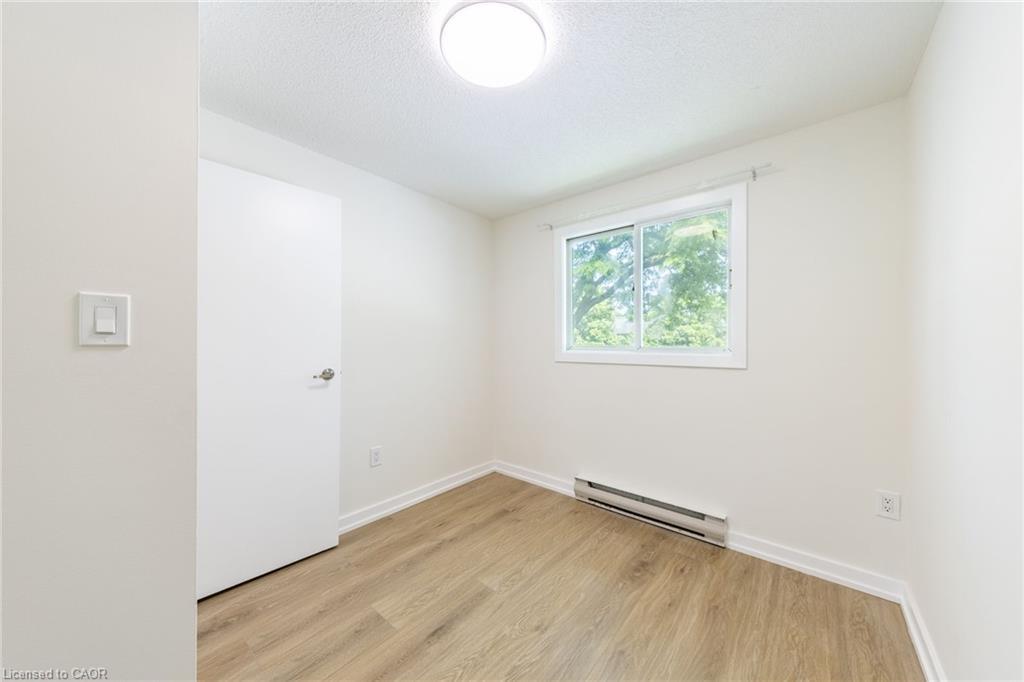 55-40 Imperial Road N, Guelph, ON - Indoor Photo Showing Other Room