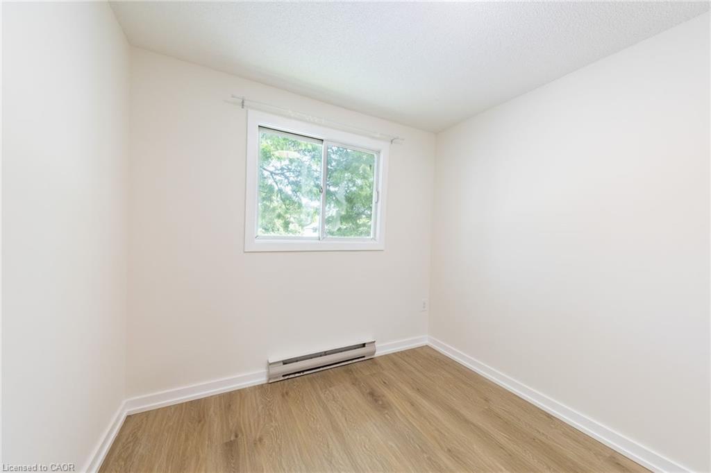 55-40 Imperial Road N, Guelph, ON - Indoor Photo Showing Other Room