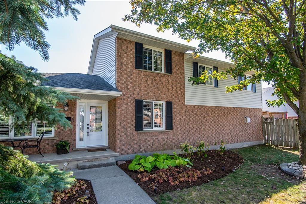 271 Newbury Drive, Kitchener, ON - Outdoor