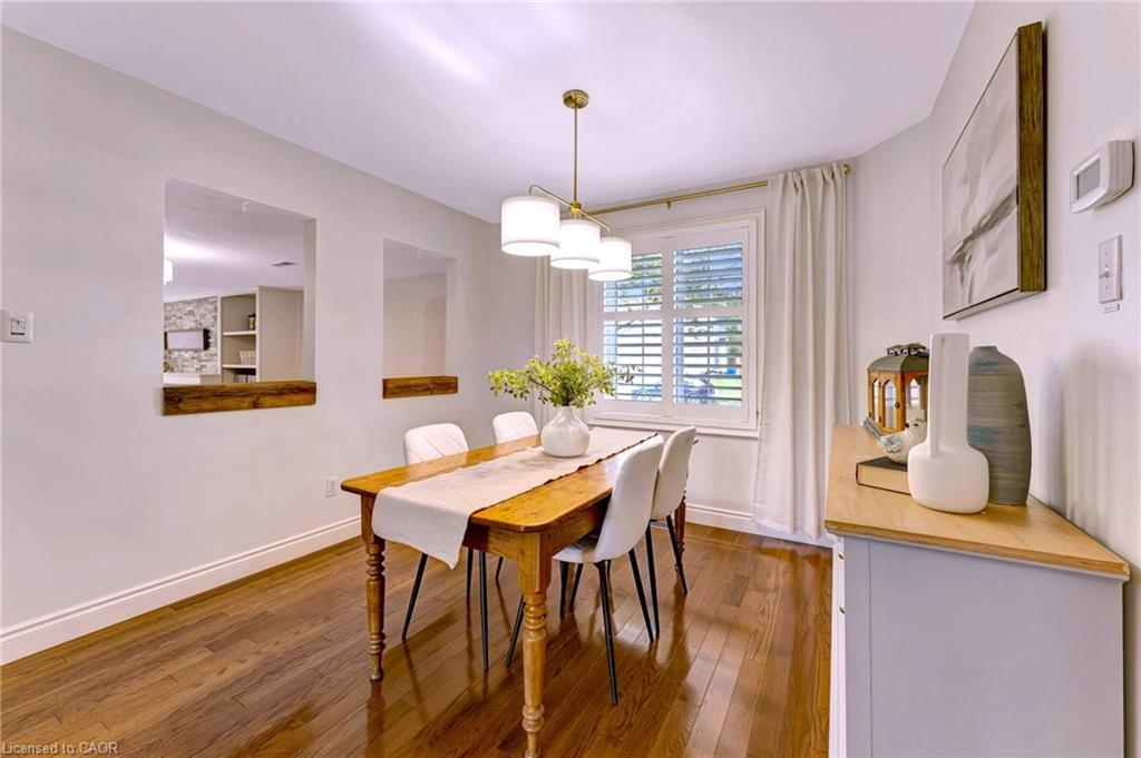 271 Newbury Drive, Kitchener, ON - Indoor Photo Showing Dining Room