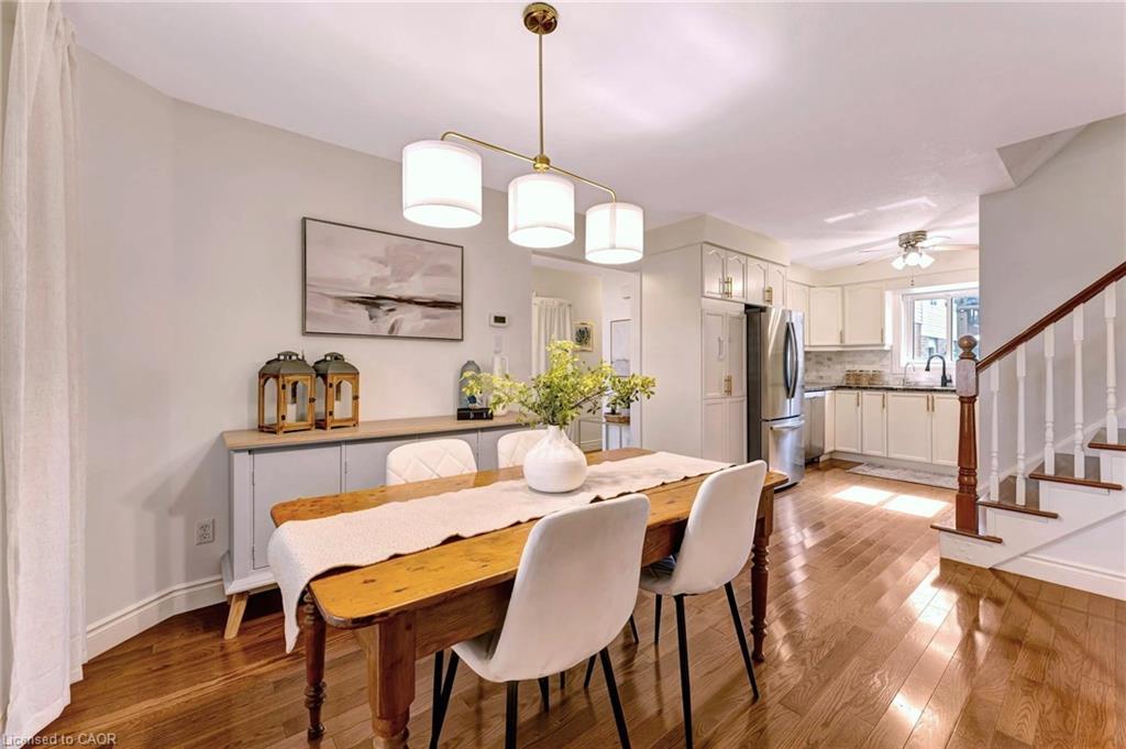 271 Newbury Drive, Kitchener, ON - Indoor Photo Showing Dining Room